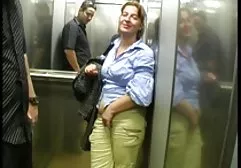 گربه سرخس توسط مرد جوانی جنده قدیمی لعنتی می شود